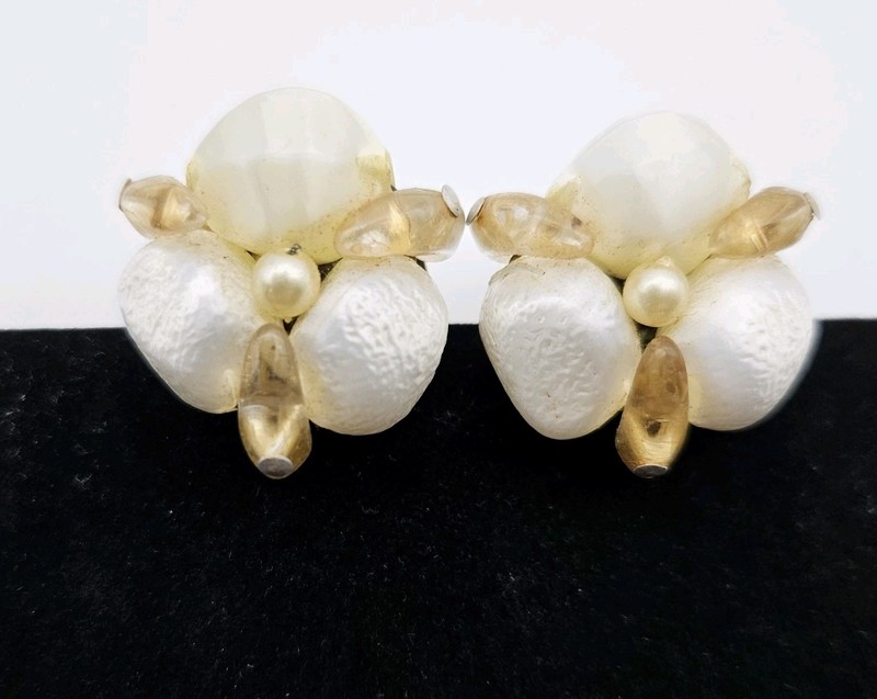 Vintage Japan earrings satin finish faux pearl bead clip on. gallery