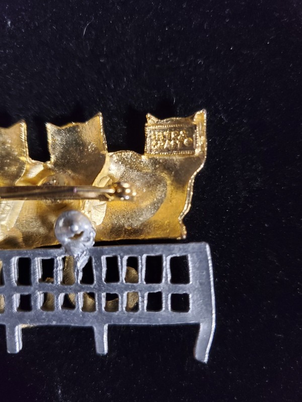 Vintage Ultra Craft Signed Gold & Silver Tone Cat Brooch Pin Gift Unisex Adult gallery