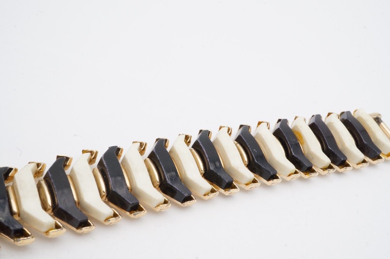 Vintage Bracelet Gold Tone White Black Thermoset 7.25" gallery