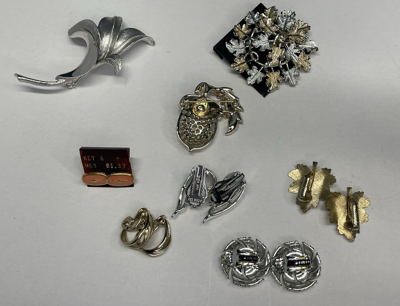 Jewelry Lot VTG Costume Gold Silver Tones Brooch Pins Earrings Coventry Linser