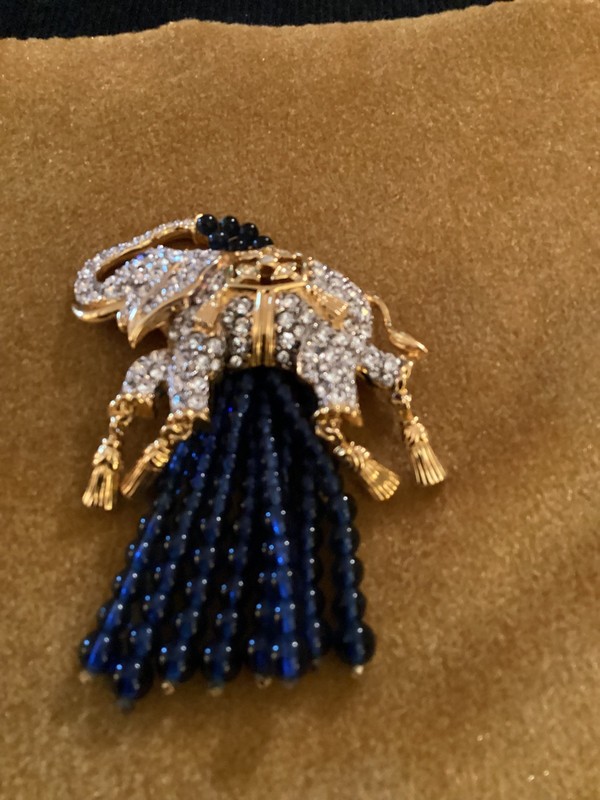 Vintage Signed Elizabeth Taylor Avon Rhinestone Dangle Elephant Brooch w Box gallery