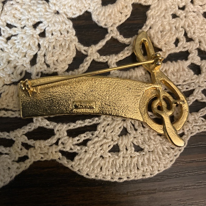 AJC Piano Keyboard Music Motif Treble Clef Vintage Brooch Gold Tone Unique gallery