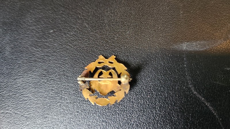 Gold Tone Masonic Round Floral Wreath Brooch Pin . gallery