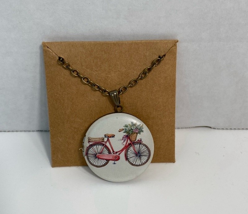 Cool Vintage Vibe Essential Oil Locket Necklace