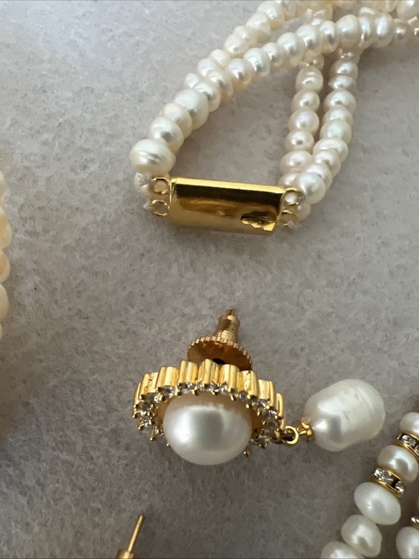 Vintage Freshwater Pearl & Rhinestone Necklace, Pierced Earrings & Coil Bracelet gallery