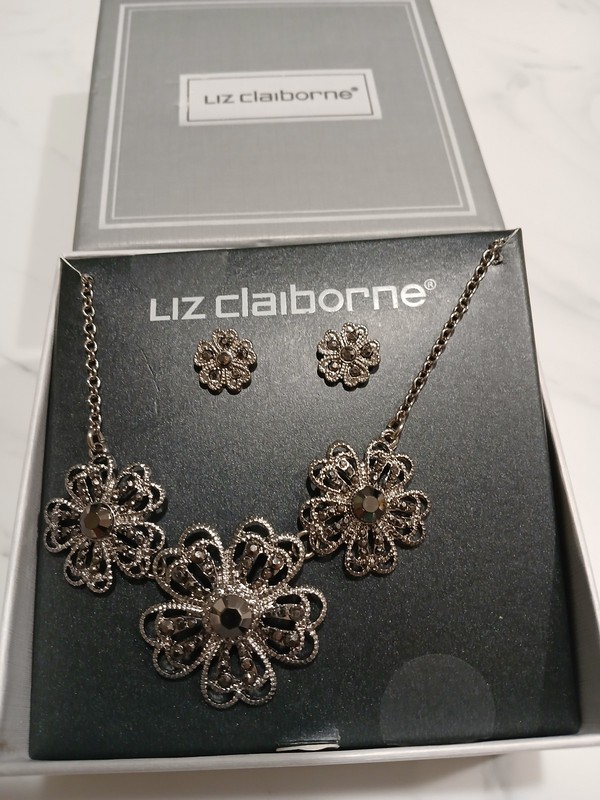 Vintage Liz Claiborne Silver Toned Necklace and Earring Set in original box