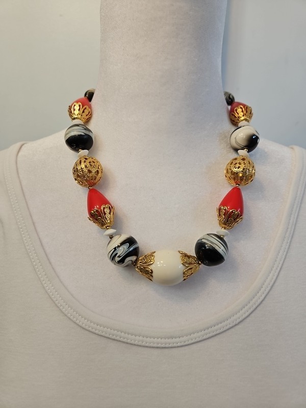 Vintage Chunky Beaded Necklace Red Black White Gold Tone Statement Necklace