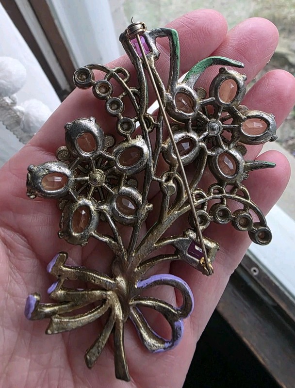 Stunning Art Deco Era Vintage Large pot metal floral brooch gallery