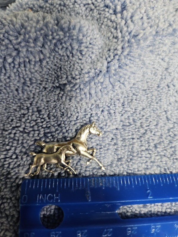 Vintage Hallmarked Sterling Silver Mare With Foal Horse Pin Brooch 3g 1.3/8 " gallery