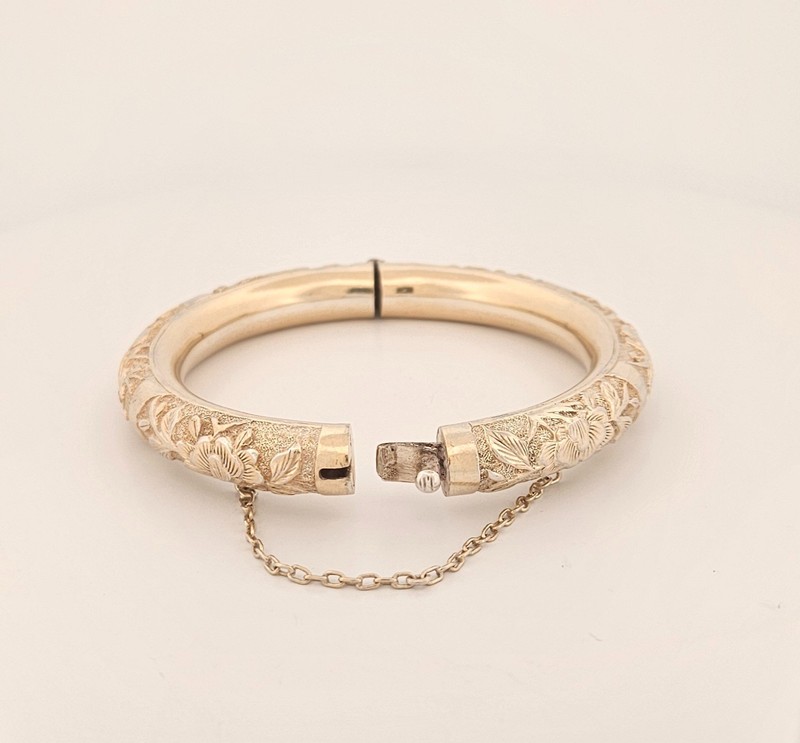 Sterling sivler vermeil antique hinged floral bangle w/security clasp 7" gallery