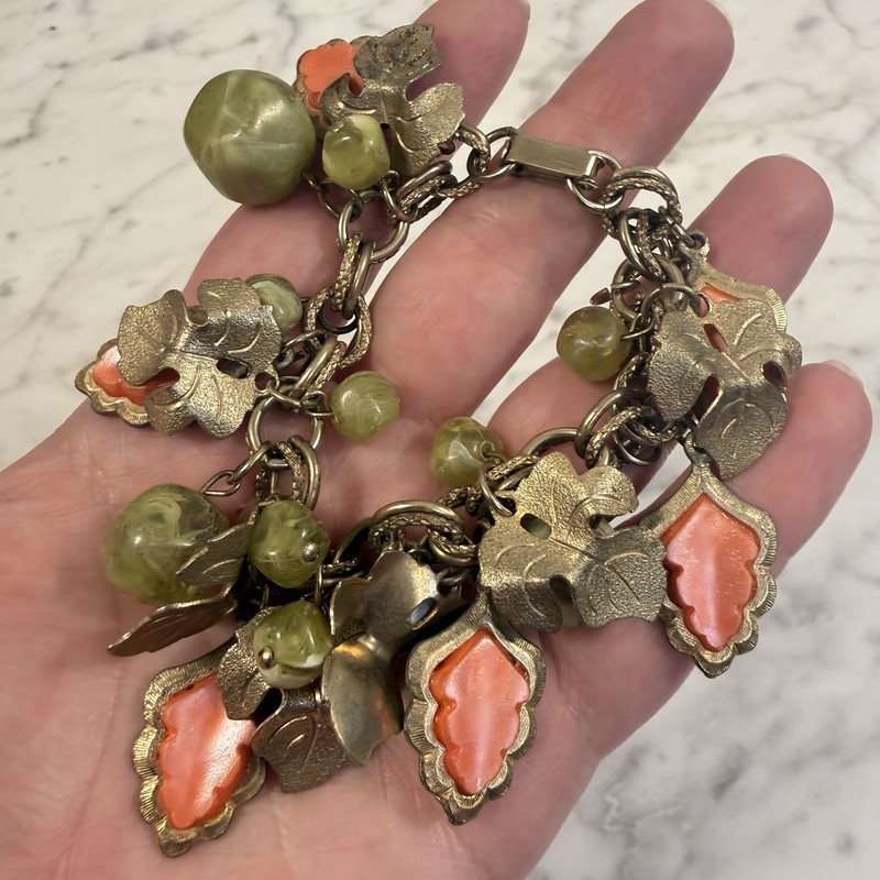 Vintage Chunky Pink Thermoset Leaves Marbled Green Bead Charm Bracelet As-Is gallery