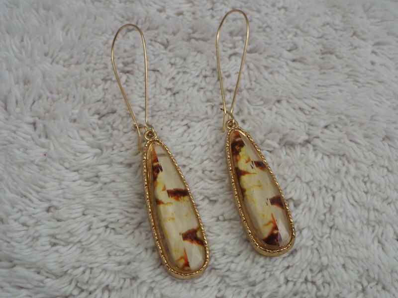 Goldtone Cream Brown Bead Pierced Earrings (A27)