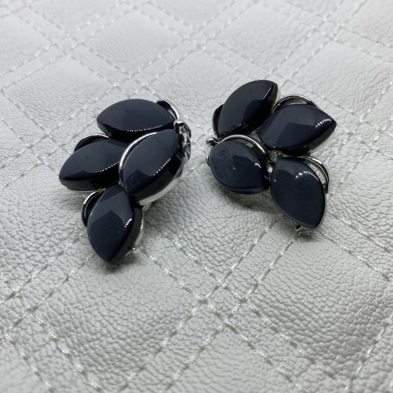 Vintage Lisner Thermoset Clip Earrings Moonglow Gray Climbers Leaves Mid Century gallery