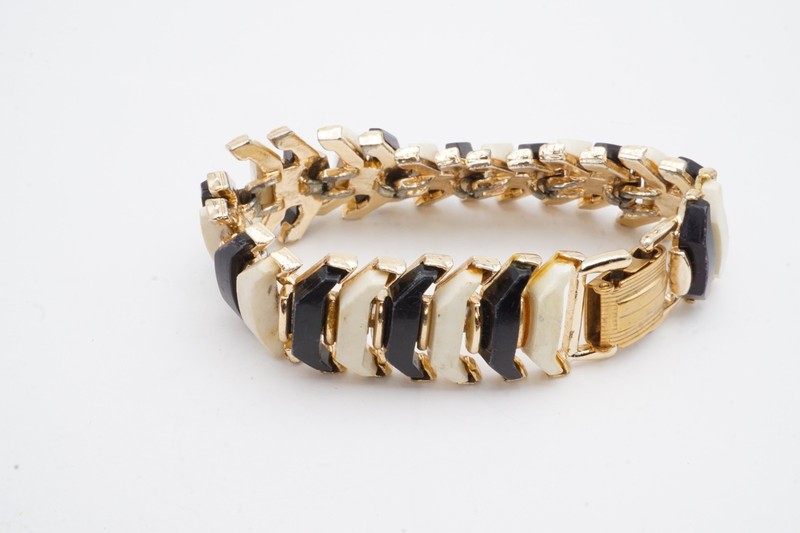 Vintage Bracelet Gold Tone White Black Thermoset 7.25" gallery
