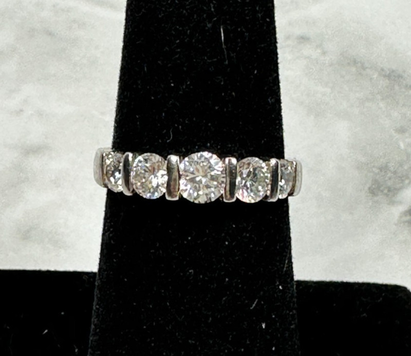 Sterling Silver Ring with Five Graduated Round Faceted CZs – Size 5.5