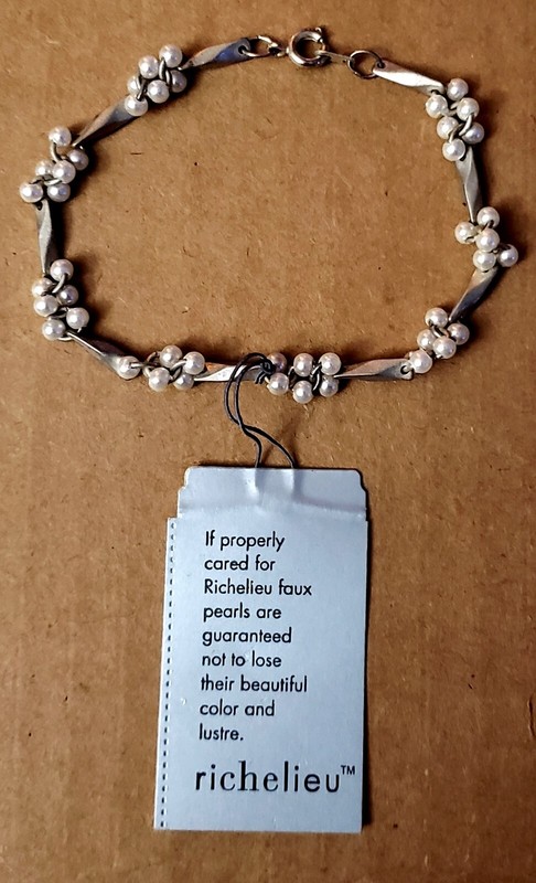 Vintage Richelieu 7″ Silver Tone Link & White Satin Faux Pearl Bracelet w/Tag