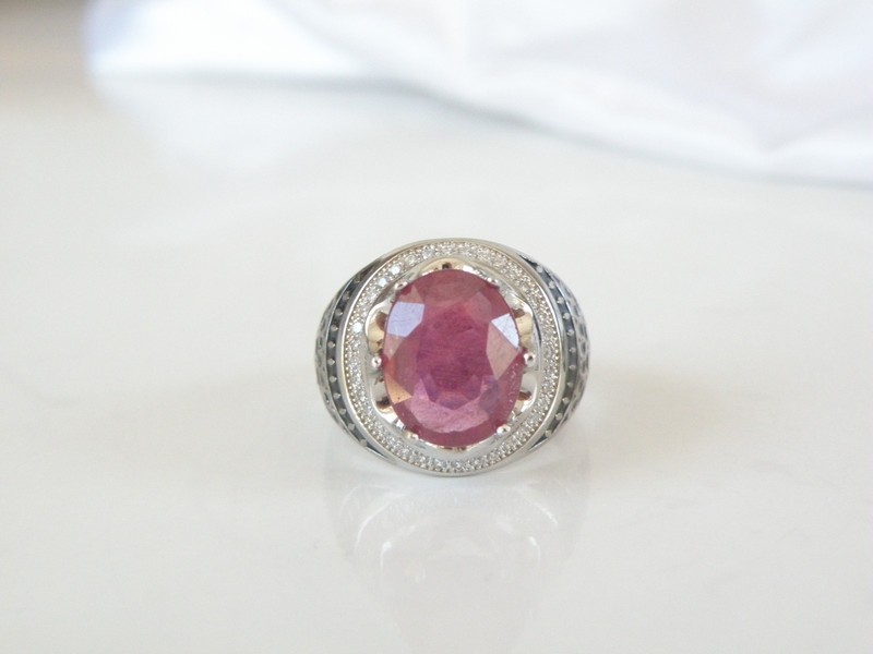 Vintage Sterling Silver 925 Natural Ruby Unique Ring Size 9