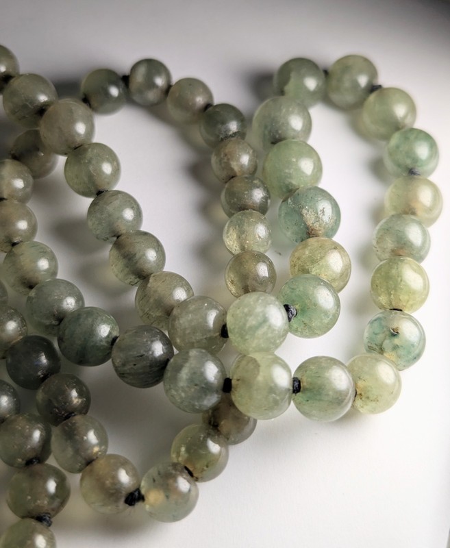 Vtg Green Jade Individually Knotted 29" Graduated Bead Necklace Continuous gallery