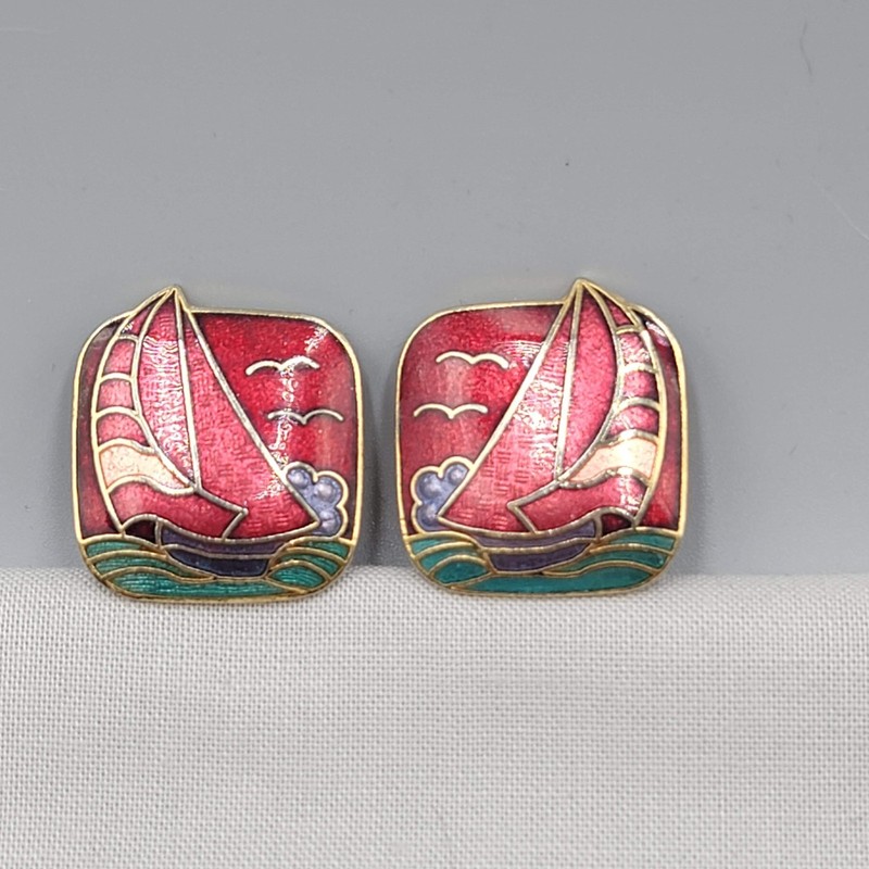Vintage Red Enamel Cloisonne Sailboat Clip on Earrings Gold Plated 7/8″