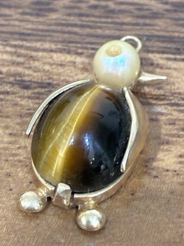 Vintage 10k Yellow Gold Penguin Tigers Eye Accent Pendant gallery