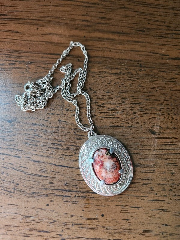 Vintage FLORENZA Signed Victorian Revival Pendant Necklace Red Jasper Matrix 24″