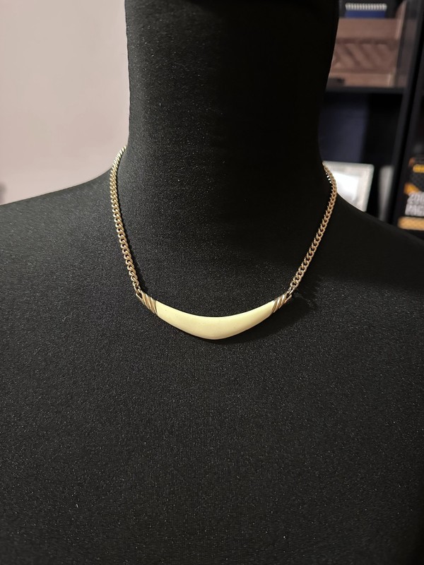 Vintage Gold Tone Curved Bar Necklace Minimalist Statement Chain Necklace