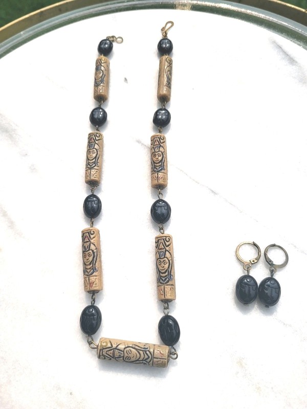 OLD VINTAGE EGYPTIAN REVIVAL PAINTED NEFERTITI SCARAB GLASS NECKLACE SET OOAK gallery