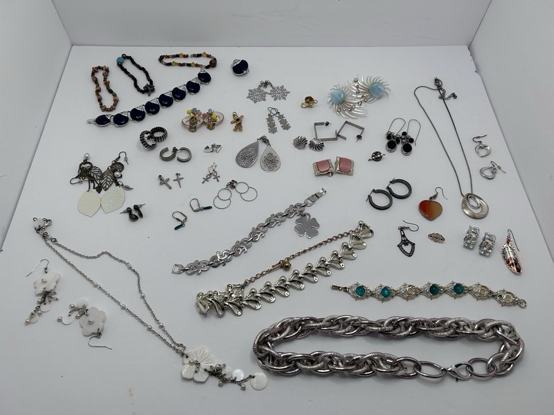 Vtg Modern Estate & Costume Jewelry Lot Mixed Materials Some Mismatch 63 Pc