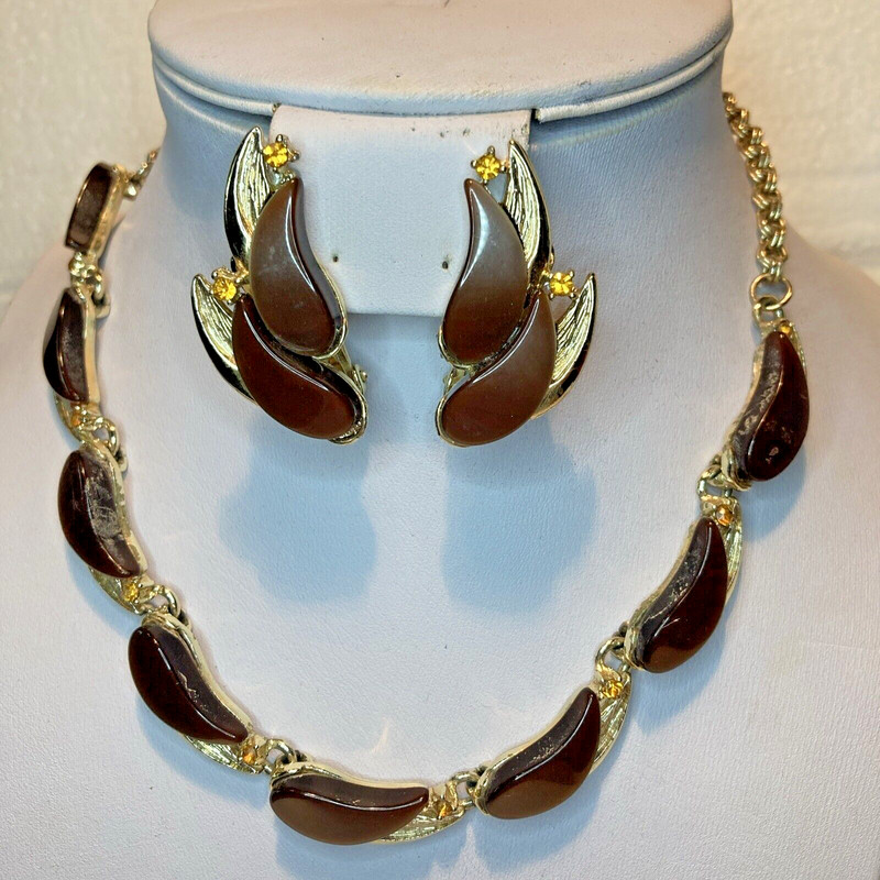Thermoset Autumn Brown Vintage Clip On Earrings Choker Necklace & Bracelet Leaf