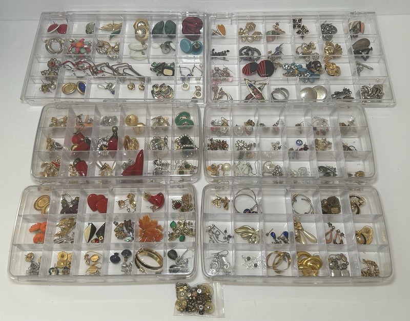 Large Vintage Lot Of Costume Jewelry Earrings 140+ Sets W/ Plastic Cases