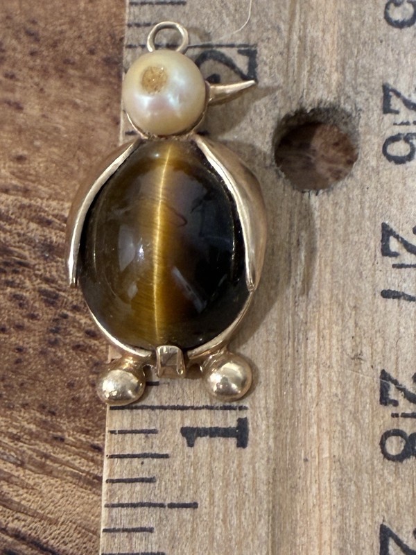 Vintage 10k Yellow Gold Penguin Tigers Eye Accent Pendant gallery