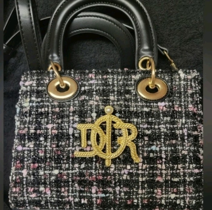 CHRISTIAN DIOR Rope Monogram Logo Pearl Gold Pin Brooch gallery