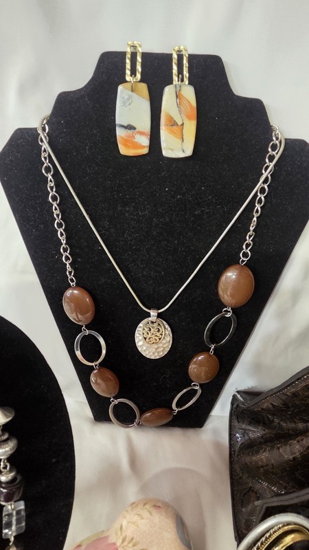 Grandma's Estate; Jewelry, Trinkets, & Extra Fun Junk! Lot #140 gallery