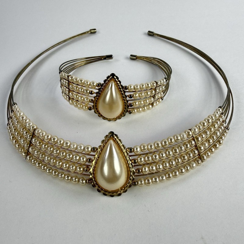 Vtg 1980s Faux Pearl Jewelry Set Necklace Bracelet Earrings Gold Tone 3 Pc gallery
