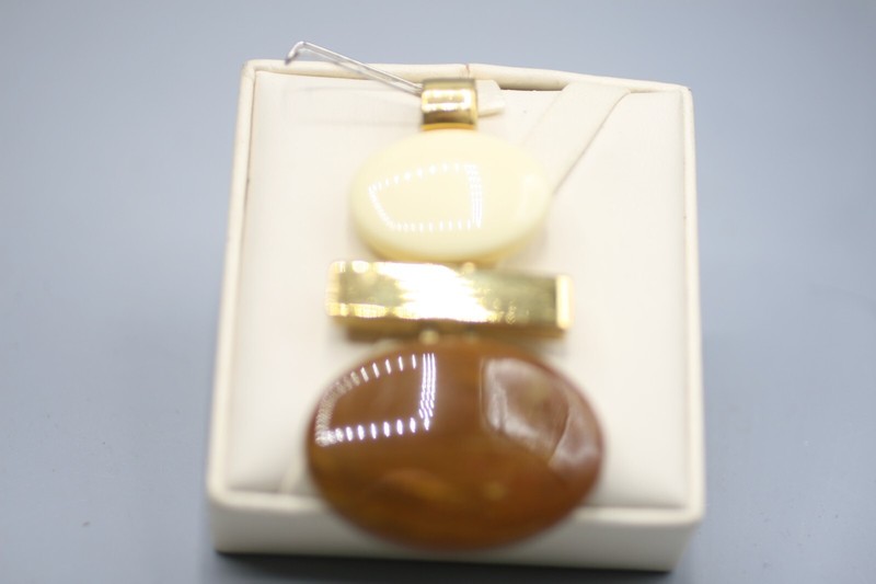 Avon Polished Oval Pendant 1976 S.M. Kent Hinged Gold Brown Cream Statement S40 gallery