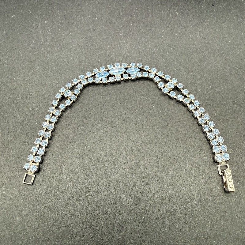 Kramer Of New York Vintage Blue Round Cut Rhinestone Bracelet 6.5″