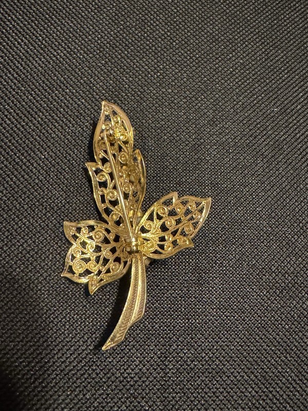 Lot Of Five (5) Rhinestone or Faux Pearl Brooches gallery