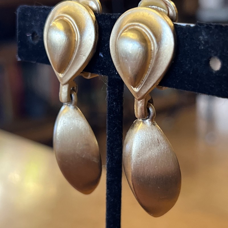 Vintage XEJA Matte Gold Dangle Drop Clip On Earrings Statement Classic gallery