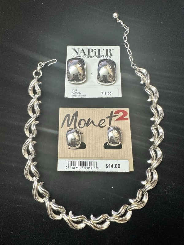 Vintage Trifari Silver Tone Choker 16” And 2 Pairs Clip On Earrings