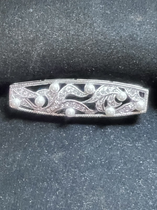 Silver Tone Rectangule Faux Pearls Brooche