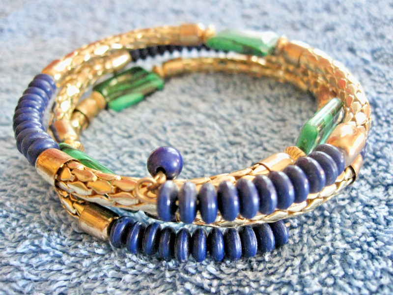 Expandable Spring - Memory Wire. Bangle Bracelet. 3 Rows; Gold Tone Navy Green gallery
