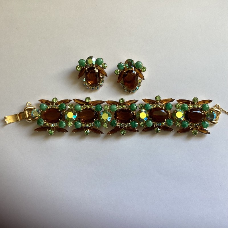 Vintage Juliana D&E Bracelet Earrings Set Topaz Rhinestones Green Cabochons Veri gallery
