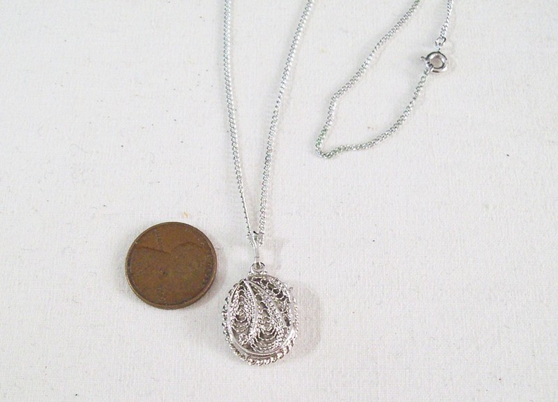 Sterling Silver FILIGREE LOCKET with Chain – NOS – Vintage 1960’s – Boxed - gallery