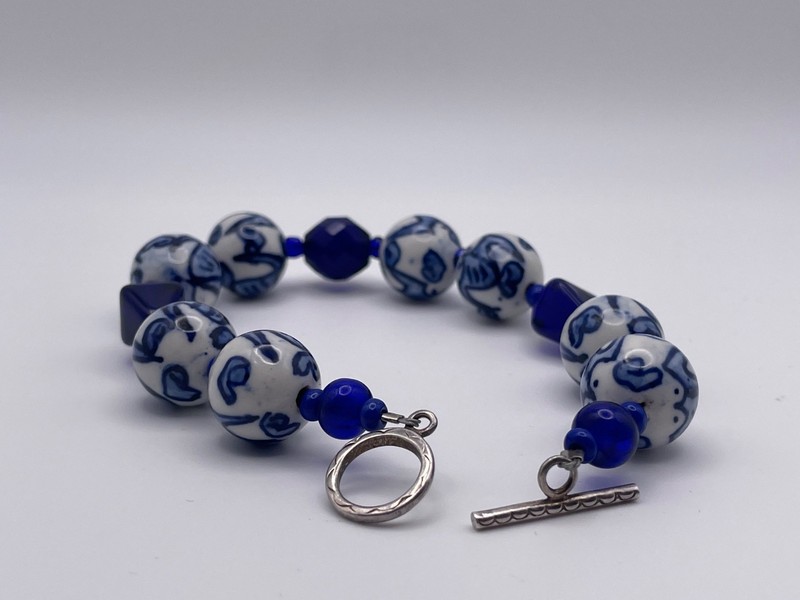 Vintage Porcelain Cobalt Blue White Bead Bracelet 925 Sterling Silver Toggle 8″