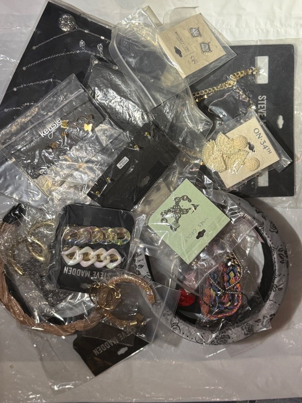 Vintage 1 Pound Mystery Jewerly Lot Wearable Mixed Fashion Jewelry lot 131