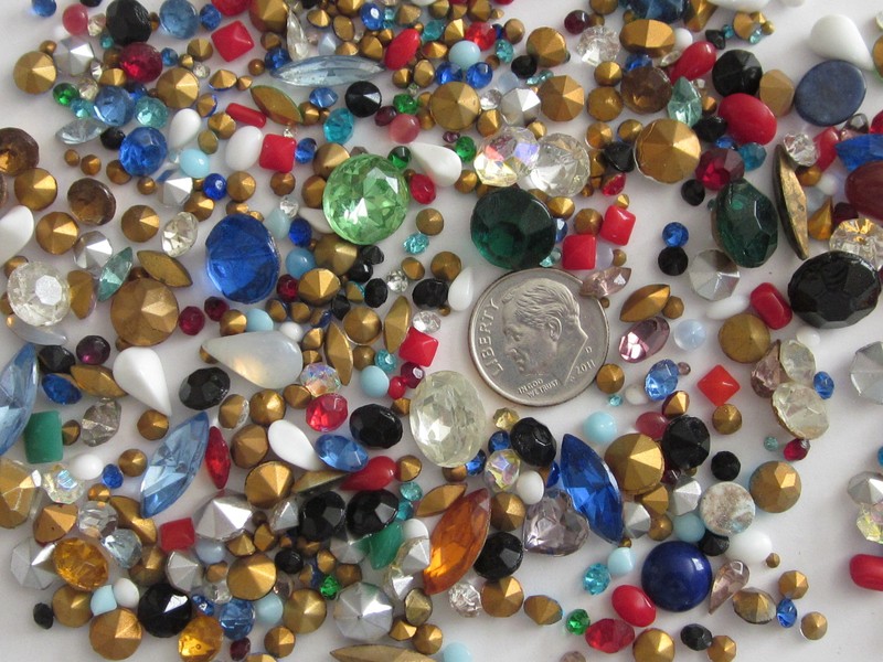 325 VINTAGE GLASS RHINESTONES & SOLID STONE LOT REPAIR JEWELRY LOOSE ASSORTMENT gallery