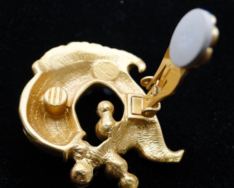 NEW Elizabeth Taylor Avon "Sea Shimmering" Koi Fish SINGLE Clip-On Earring RARE gallery
