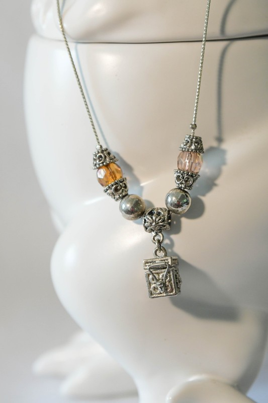 Unique vintage 90's silver tone necklace w/citrine colored beads & trinket box gallery