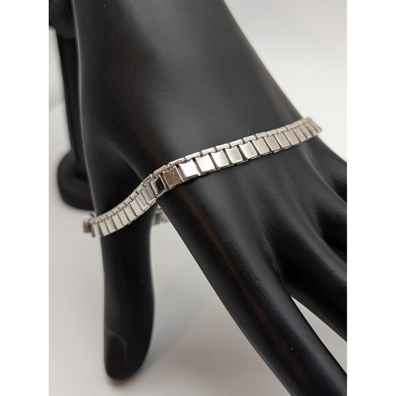 Monet Silver Tone Geometric Link Tennis Bracelet Signed Fold Over Clasp 7.25" gallery