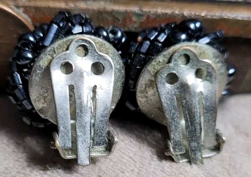 Vintage Costume jewelry clip on earrings 1980s 1990s gallery